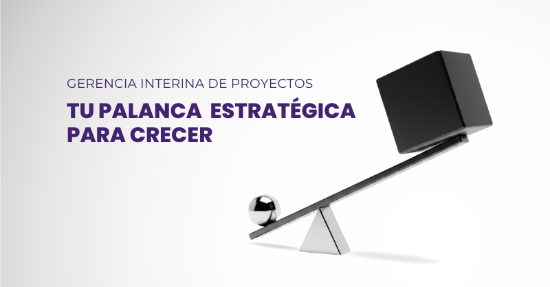 Ilustración minimalista de una palanca metálica con un cubo negro y una esfera de acero en equilibrio sobre un fulcro geométrico. Portada del artículo “Gerencia Interina de Proyectos: palanca estratégica para crecer” de Ollesch Agency, que compara el enfoque con el modelo de Fractional CMO aplicado a PYMEs.